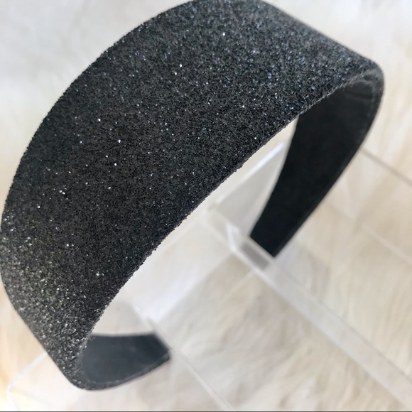 2for23$ 🌟Host Pick🌟 Black Headband. - Picture 1 of 2
